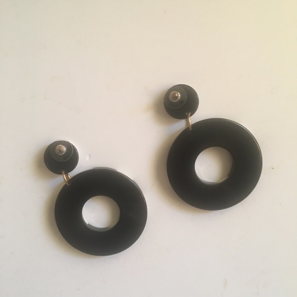 KYRA Black and White Striped Earrings - Picture 4 of 5